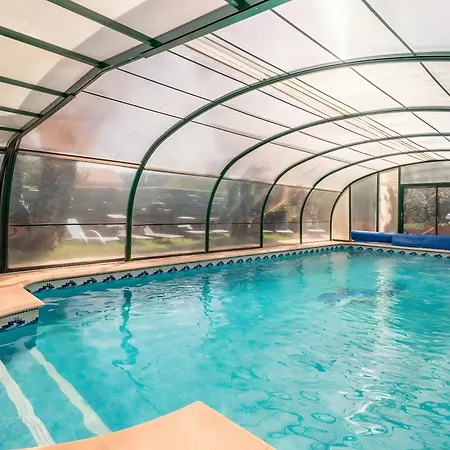 Lotus - Piscine Chauffee Cébazan